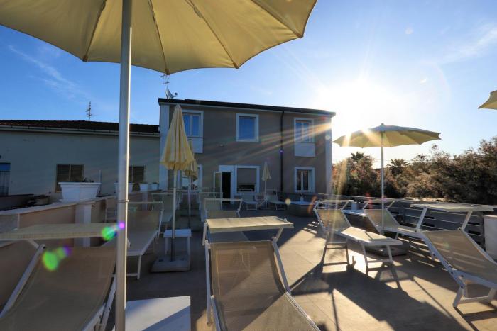 hotel cecina beach