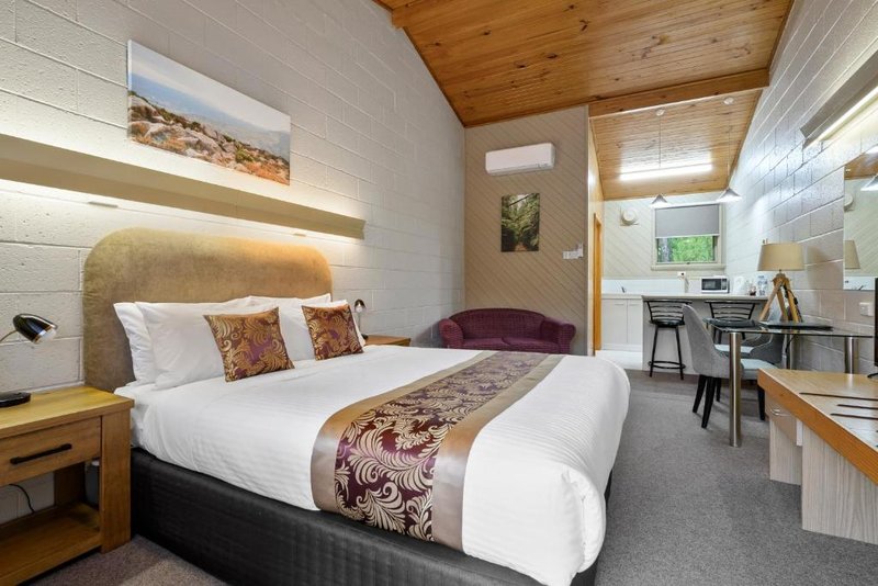 Gold Rush Inn,Queenstown>>Hobart,3 star