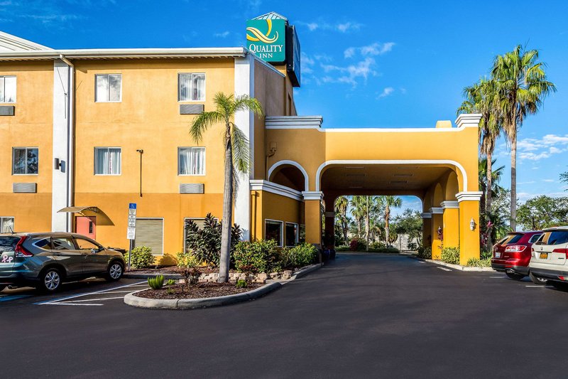 Quality Inn - Near Serenoa Golf Club,Sarasota>>Florida,2.5 star