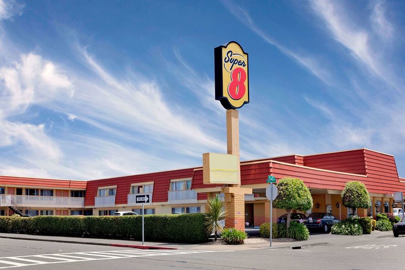 super 8 by wyndham eureka
