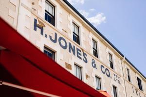 the henry jones art hotel