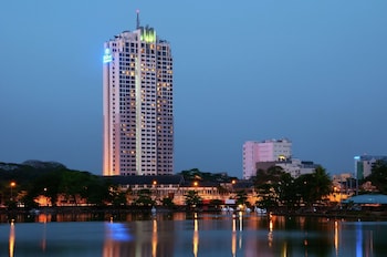 hilton colombo residence