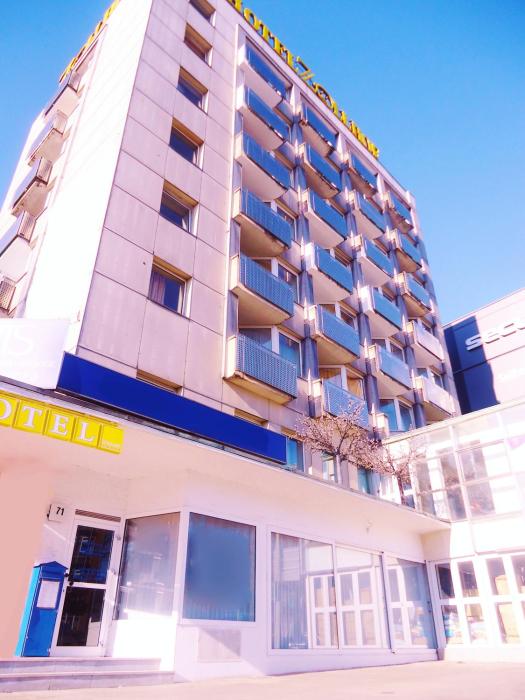 Hotel Zollhof,In Kaohsiung (Cianjin District),2 star