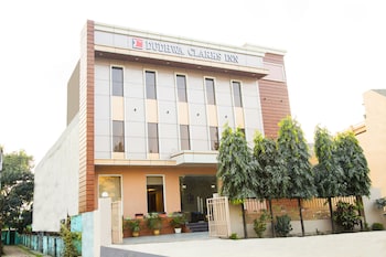 Clarks Inn Dudhwa,,3 star