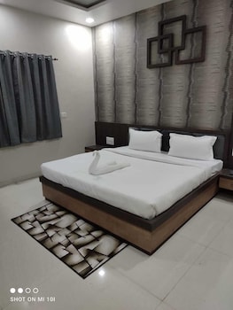 Hotel Grand Royal,,3 star