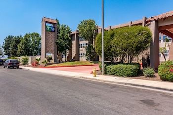 Holiday Inn Express & Suites Camarillo By Ihg,Camarillo>>California,3 star