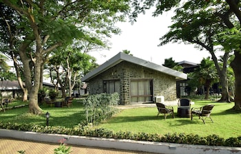 Caves County Resort,,0 star