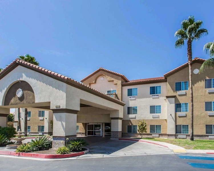 Comfort Suites Bakersfield,California>>Bakersfield,2.5 star