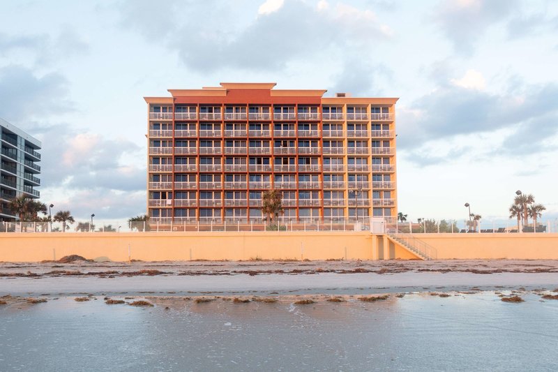 hampton inn daytona beach beachfront