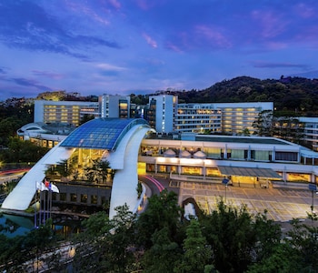 Hilton Guangzhou Science City,No. 28 Ningcai Road, Central District,5 star