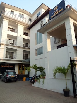 The Golden Sands,,3 star