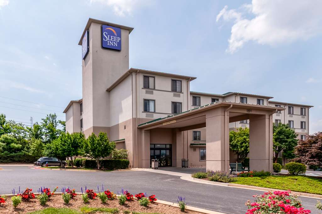sleep inn and suites harrisonburg near university