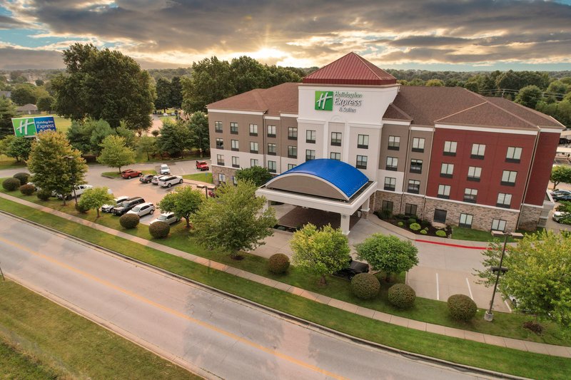 holiday inn express and suites springfield medical district by ihg