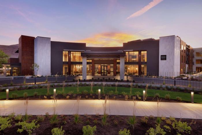 hoodoo moab curio collection by hilton