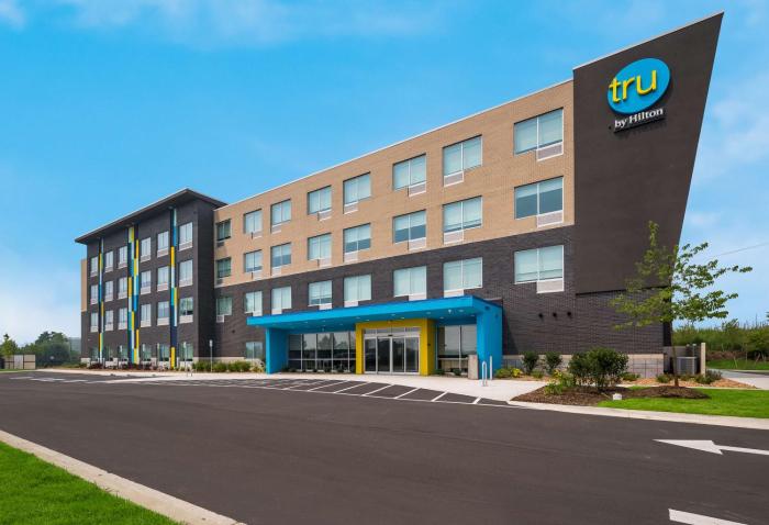tru by hilton novi detroit