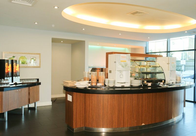 Holiday Inn Express London Heathrow T5, An Ihg Hotel,Colnbrook>>Berkshire,3 star