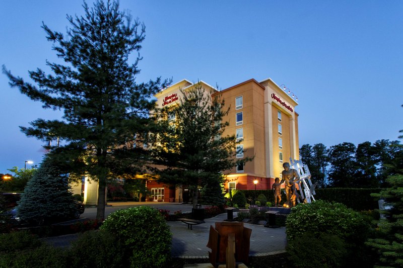 Hampton Inn & Suites Staten Island,New York>>Bloomfield,3 star