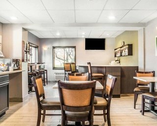 clarion pointe jamestown falconer