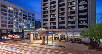 Hilton Indianapolis Hotel & Suites,Indianapolis>>Center Township,4 star