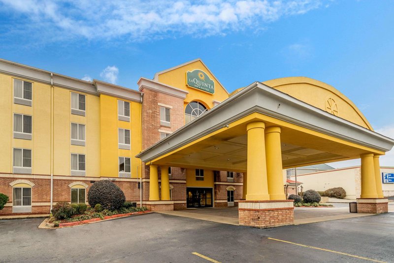 la quinta inn and suites by wyndham hot springs