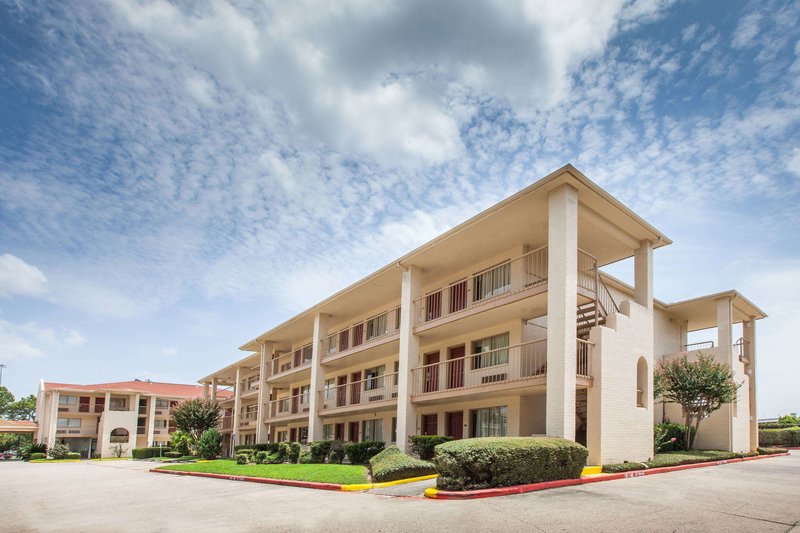 Surestay Hotel By Best Western Spring North Houston,Montgomery>>Houston,2.5 star