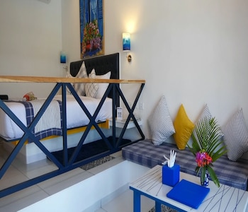 Ananda Resorts,,0 star