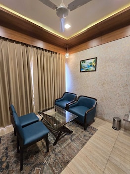 Hotel The Grand Ladhukara,,4 star