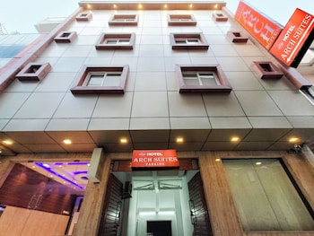 Hotel Arch Suites,,4 star