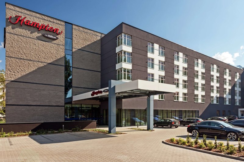 hampton by hilton warsaw airport