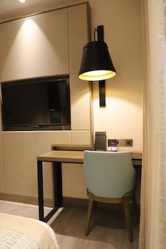 The Cruze Premium Boutique Hotel,,4 star