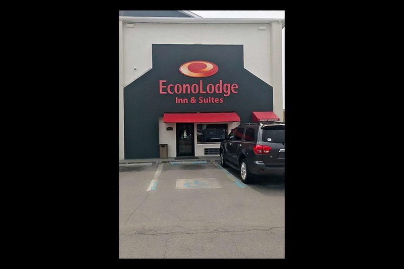 econo lodge inn and suites