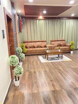 Pph Living Gnr Grand Luxury Rooms,,2 star