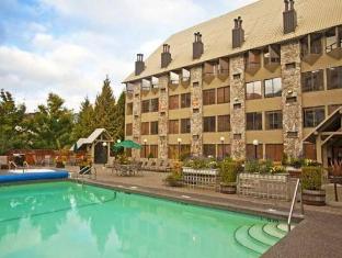 Mountain Side Hotel Whistler By Executive,British Columbia>>Whistler,3 star