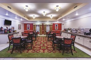 la quinta inn and suites by wyndham winnie