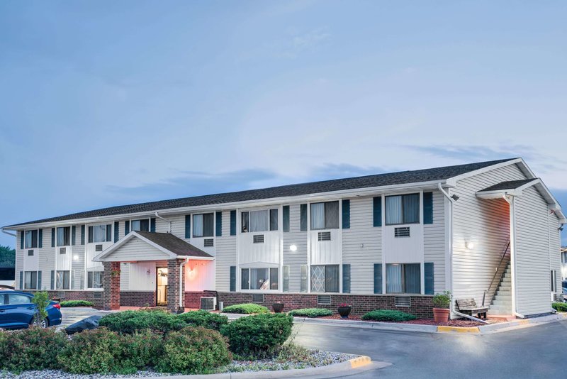 Super 8 By Wyndham Tomah Wisconsin,Monroe>>Black River Falls,2 star