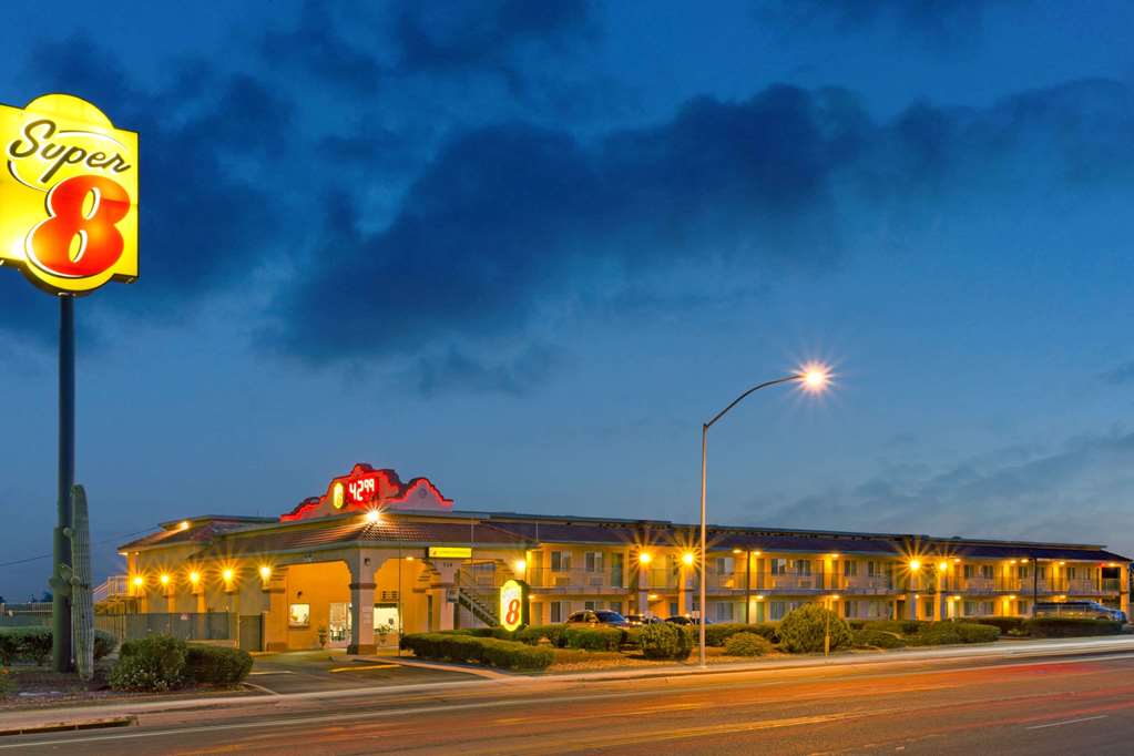 super 8 by wyndham tucson downtown convention center