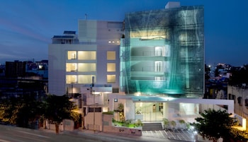 SRS Springs Hotel And Spa,Lalbagh,4 star