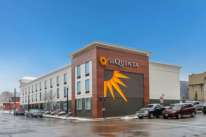 La Quinta Inn & Suites By Wyndham Jamestown,Jamestown>>Chautauqua,2.5 star