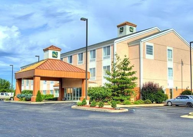 quality inn i 94 near wings stadium