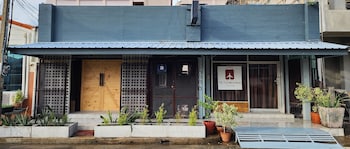 The Travellers House - Pet Friendly Accommodation,,2 star