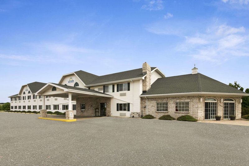 Days Inn & Suites By Wyndham Kaukauna Wi