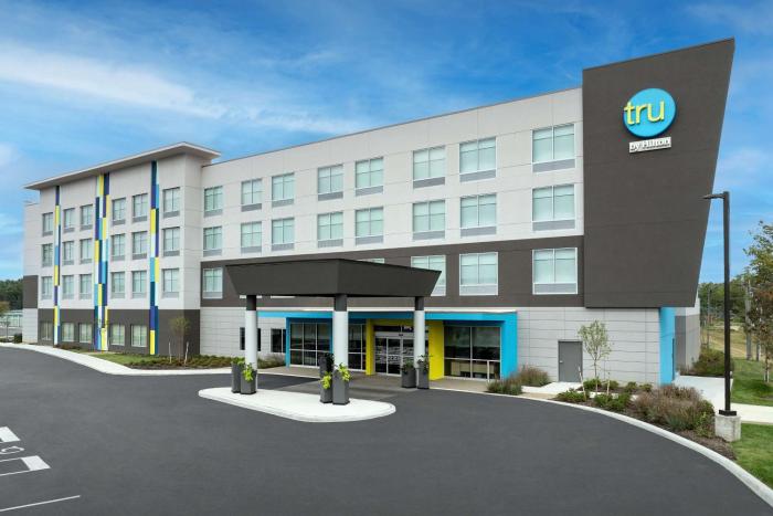 tru by hilton columbus east broad