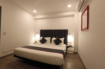 Hotel Triton,,3 star