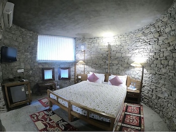 Tiaraa Monolith Lake Resort,,0 star