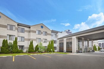 candlewood suites grand rapids airport by ihg
