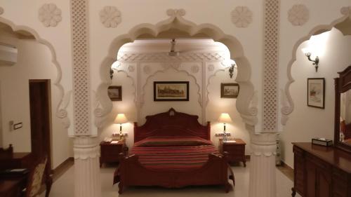 room-image
