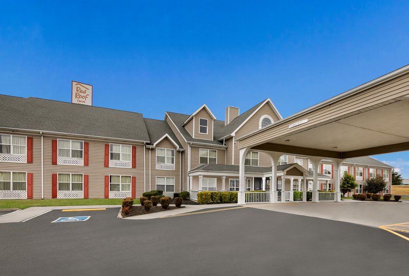 red roof inn and suites knoxville east