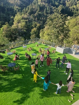 Gurugram Resort Mussoorie,,2 star