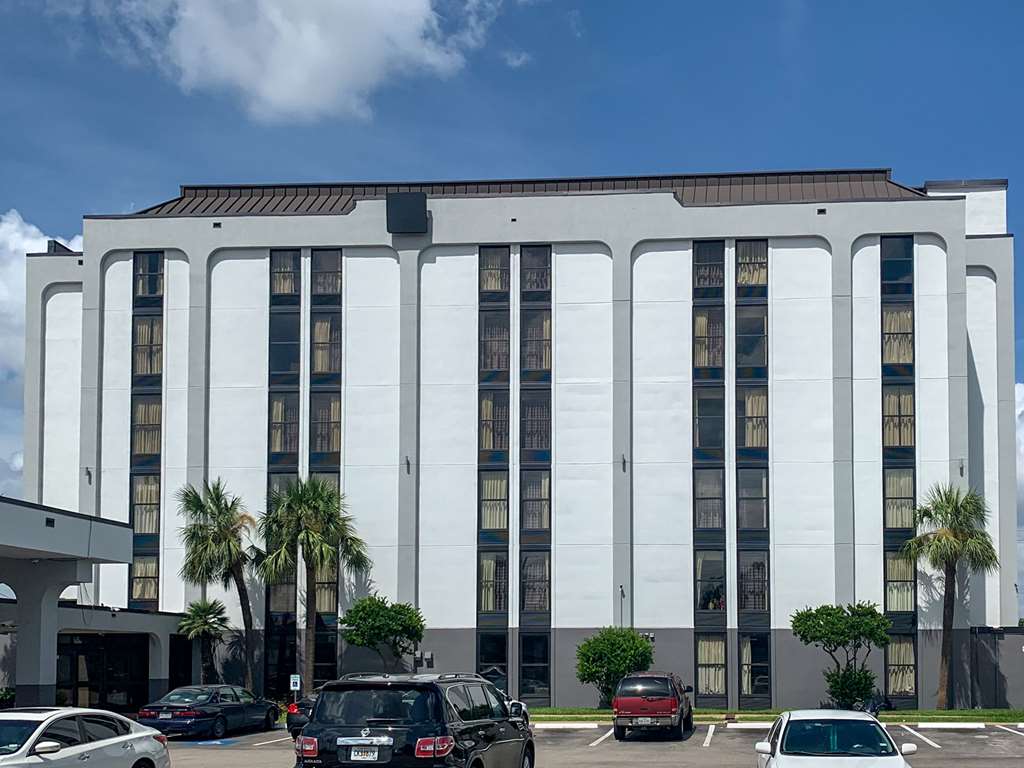 Quality Inn,In Houston (North Shore),3 star