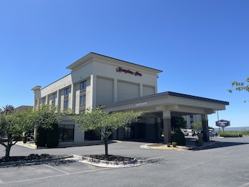 hampton inn harrisonburg university